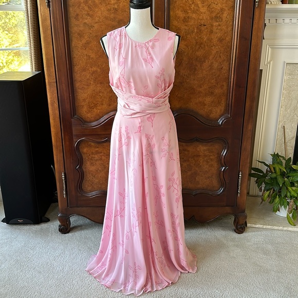 Adrianna Papell Dresses & Skirts - Adrianna Papell Silk Sleeveless Maxi Dress